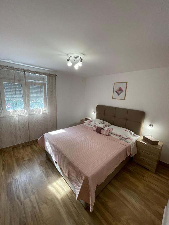 Ivan i Matej Apartments Blace Buitenkant foto