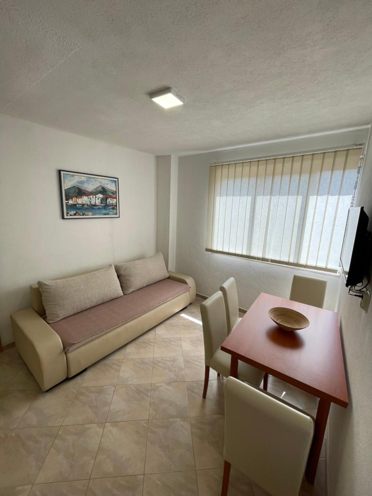 Ivan i Matej Apartments Blace Buitenkant foto